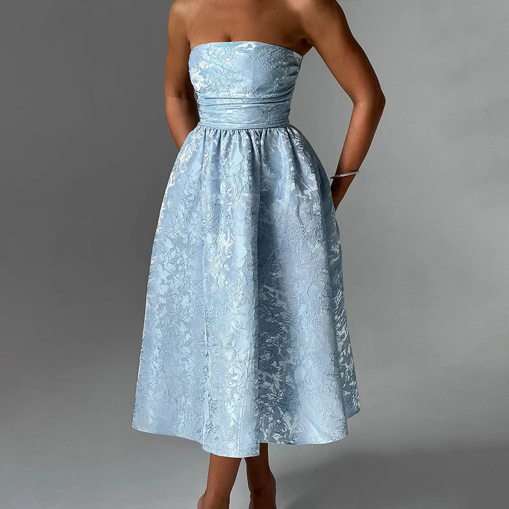 שמלה דגם נוי